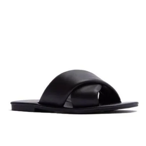 !! NEW !! Criss Cross Padded Slide Sandals in Black - Picture 2 of 6